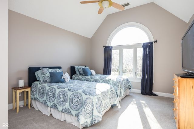 9904 Oak Ridge Drive, Zionsville, IN 46077