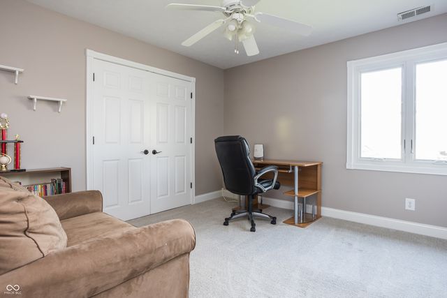 9904 Oak Ridge Drive, Zionsville, IN 46077