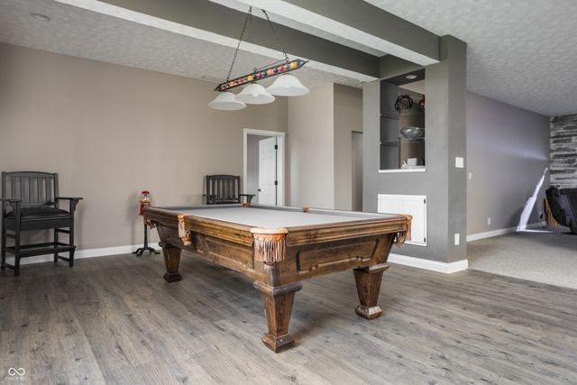 9904 Oak Ridge Drive, Zionsville, IN 46077