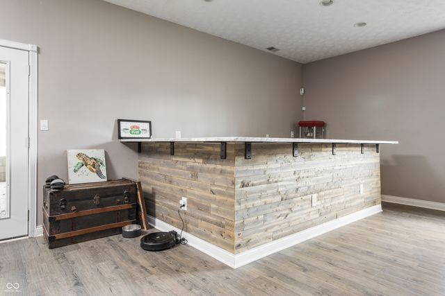 9904 Oak Ridge Drive, Zionsville, IN 46077