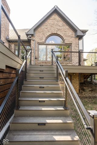 9904 Oak Ridge Drive, Zionsville, IN 46077