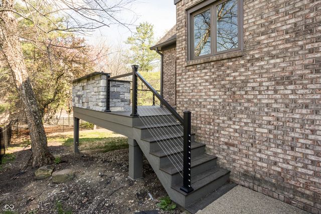 9904 Oak Ridge Drive, Zionsville, IN 46077