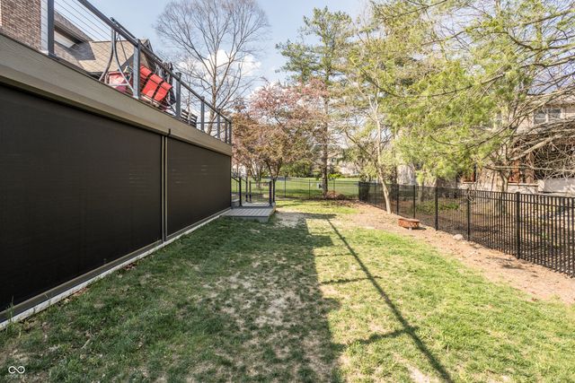 9904 Oak Ridge Drive, Zionsville, IN 46077