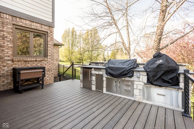 9904 Oak Ridge Drive, Zionsville, IN 46077