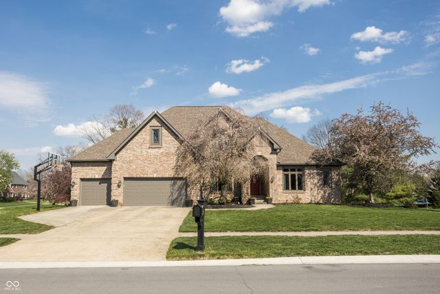 9904 Oak Ridge Drive, Zionsville, IN 46077
