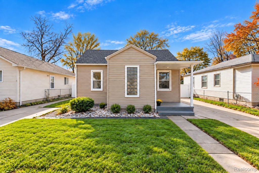 7500 Anna Avenue, Warren, MI 48092
