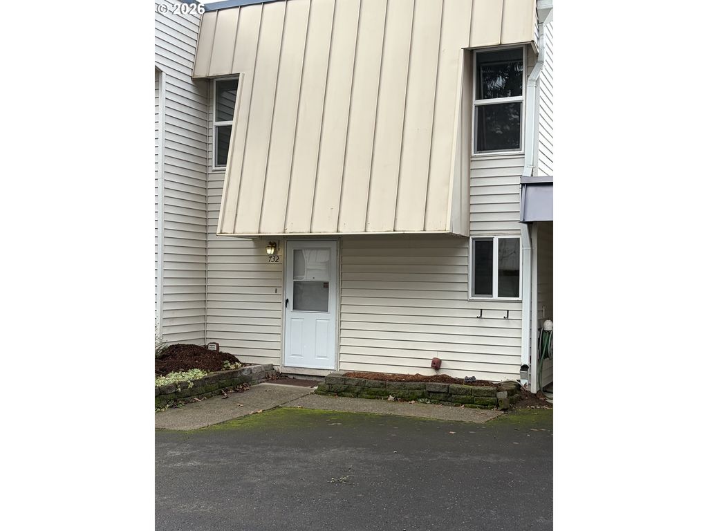 732 Se RENE Ave, Gresham, OR 97080