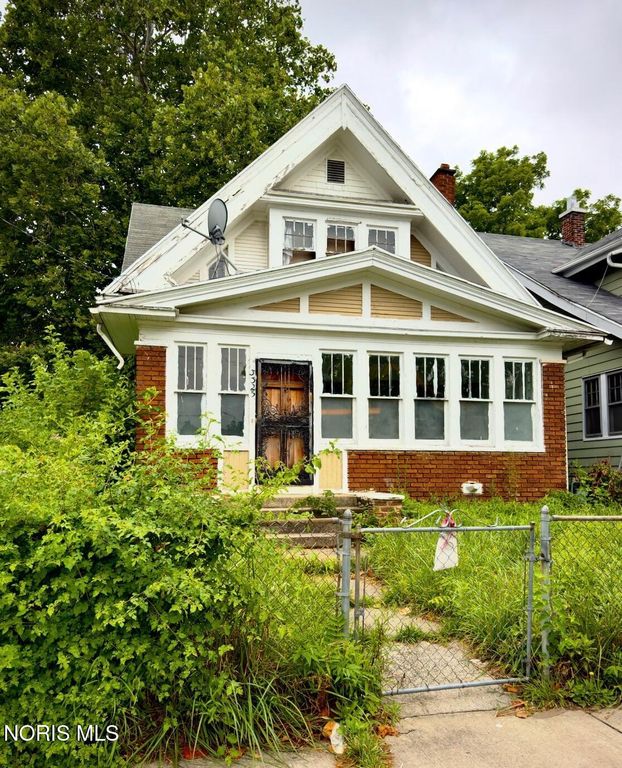 3325 Parkwood Avenue, Toledo, OH 43610