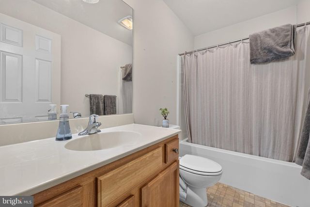 121 CREEKGATE CT, Millersville, PA 17551