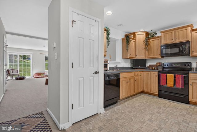 121 CREEKGATE CT, Millersville, PA 17551