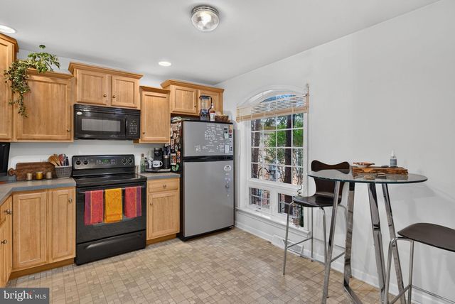 121 CREEKGATE CT, Millersville, PA 17551