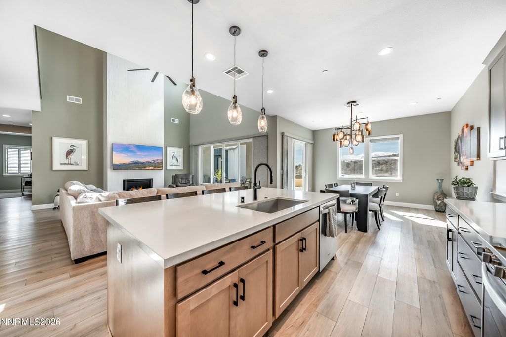 Image 11 of property listing at 2164 Kinglet Drive, Spanish Springs, NV 89441