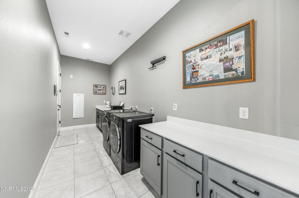 Image 24 of property listing at 2164 Kinglet Drive, Spanish Springs, NV 89441