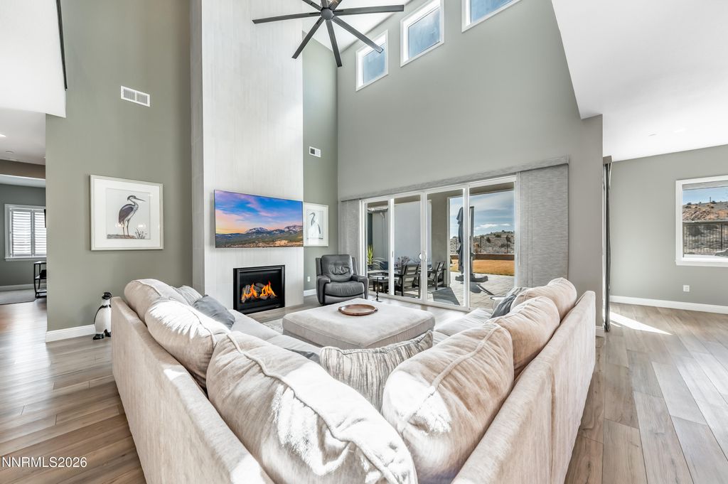 Image 5 of property listing at 2164 Kinglet Drive, Spanish Springs, NV 89441