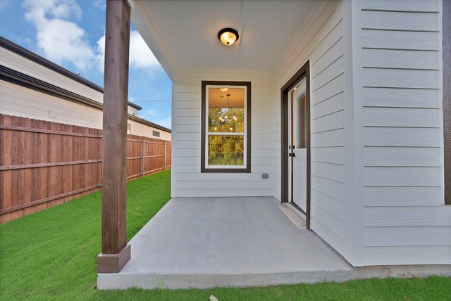 5805 Barkridge Drive, Granbury, TX 76048