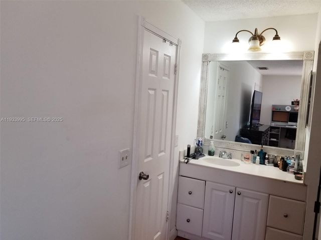 9535 SW 148th Ave Cir E 0, Miami, FL 33196