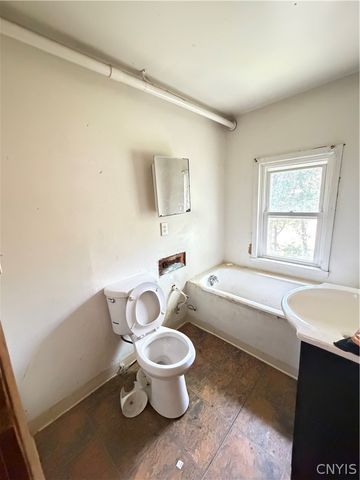 204 Saint Marks Avenue, Syracuse, NY 13204