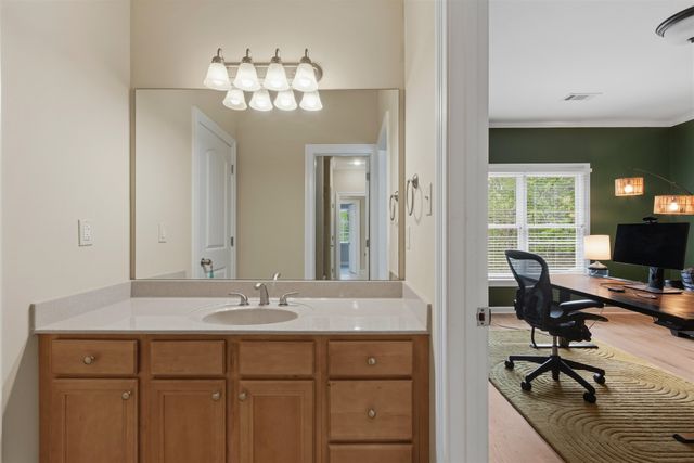 1881 RIVERDALE RD, Germantown, TN 38138