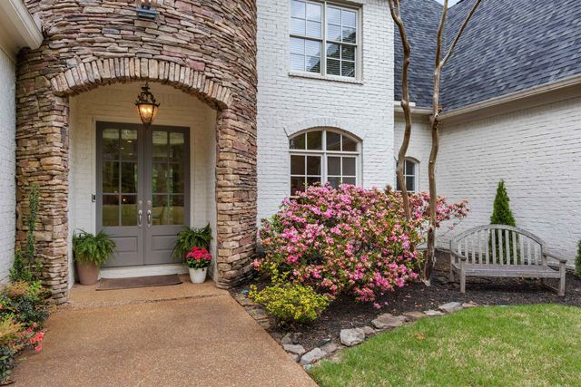 1881 RIVERDALE RD, Germantown, TN 38138