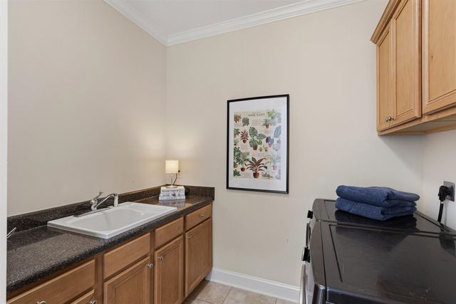 1881 RIVERDALE RD, Germantown, TN 38138