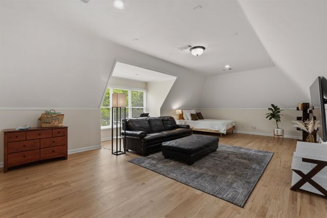 1881 RIVERDALE RD, Germantown, TN 38138