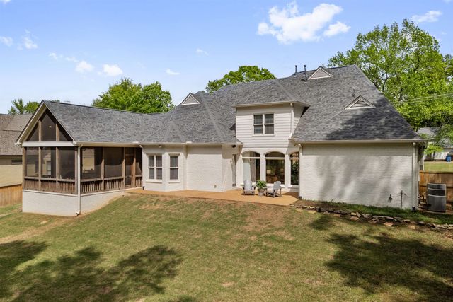 1881 RIVERDALE RD, Germantown, TN 38138