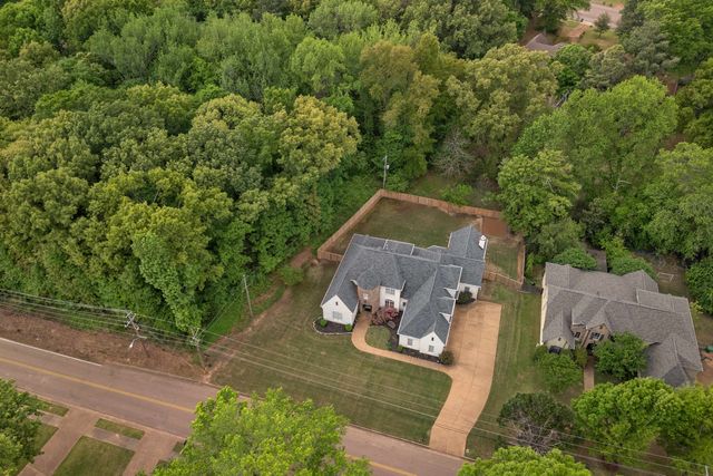 1881 RIVERDALE RD, Germantown, TN 38138