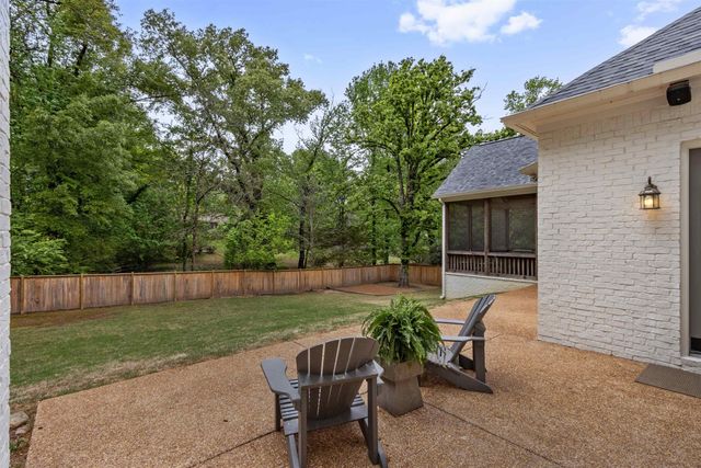 1881 RIVERDALE RD, Germantown, TN 38138