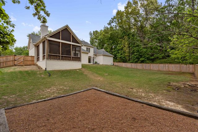 1881 RIVERDALE RD, Germantown, TN 38138