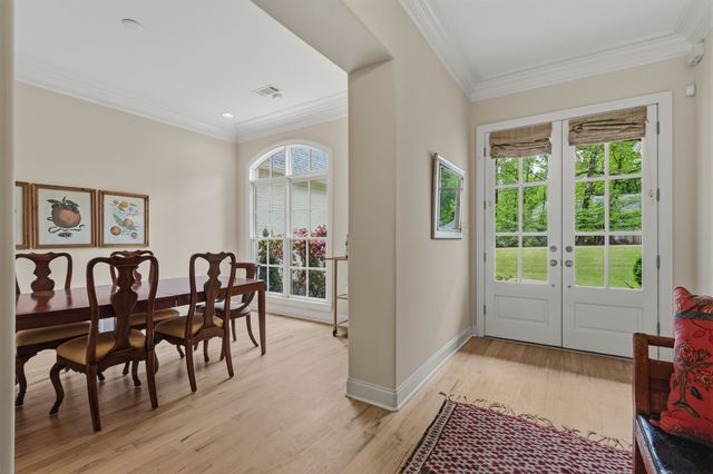 1881 RIVERDALE RD, Germantown, TN 38138