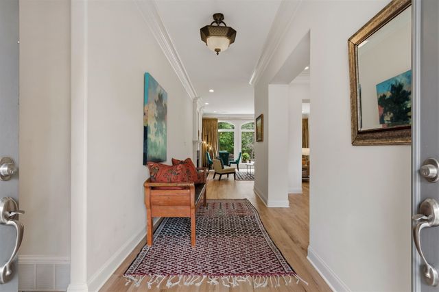 1881 RIVERDALE RD, Germantown, TN 38138