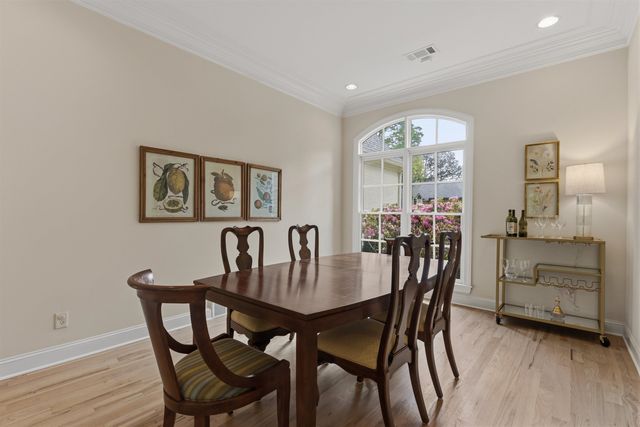 1881 RIVERDALE RD, Germantown, TN 38138