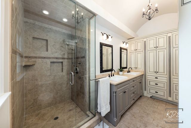 992 Belaire Court, Naperville, IL 60563