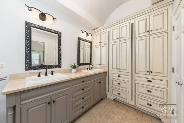 992 Belaire Court, Naperville, IL 60563