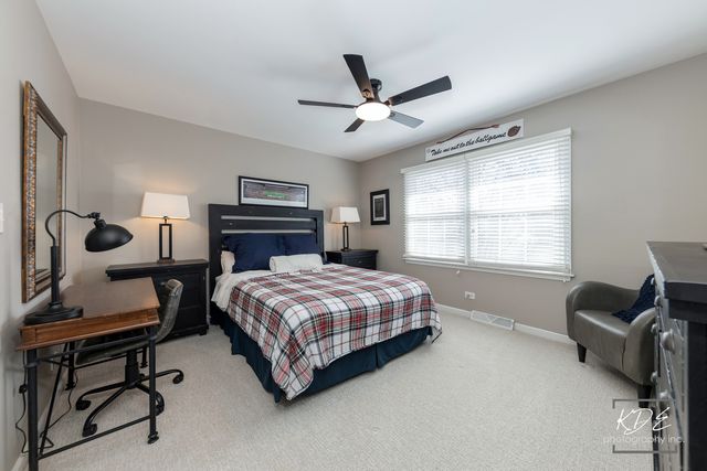 992 Belaire Court, Naperville, IL 60563