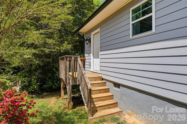 546 Baltimore Drive, Cramerton, NC 28032
