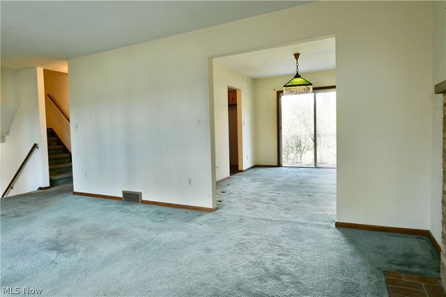 8391 Squires Lane NE, Warren, OH 44484