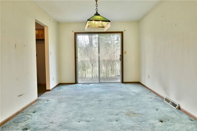 8391 Squires Lane NE, Warren, OH 44484