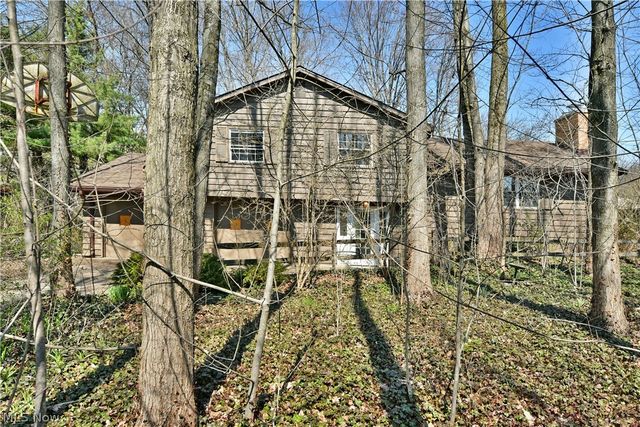 8391 Squires Lane NE, Warren, OH 44484