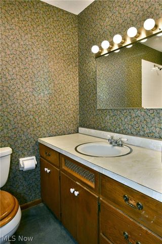 8391 Squires Lane NE, Warren, OH 44484