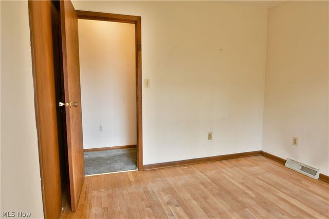 8391 Squires Lane NE, Warren, OH 44484