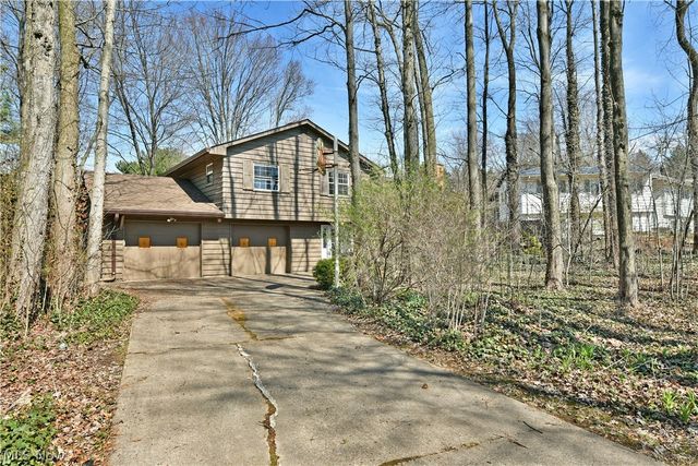 8391 Squires Lane NE, Warren, OH 44484