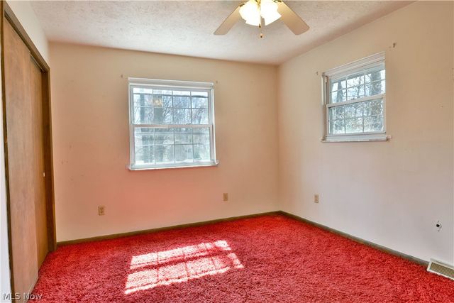 8391 Squires Lane NE, Warren, OH 44484