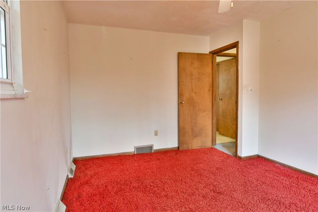 8391 Squires Lane NE, Warren, OH 44484