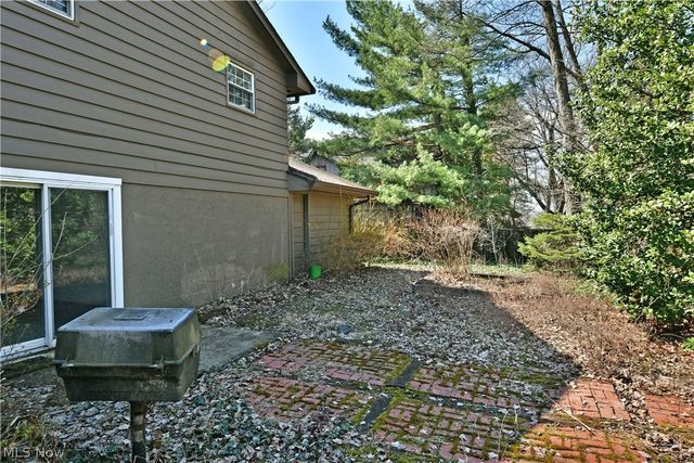 8391 Squires Lane NE, Warren, OH 44484