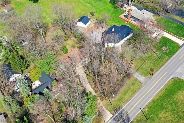 8391 Squires Lane NE, Warren, OH 44484