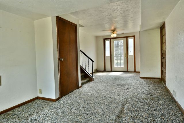 8391 Squires Lane NE, Warren, OH 44484