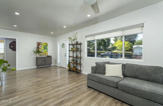 8339 Owens Street, Sunland, CA 91040