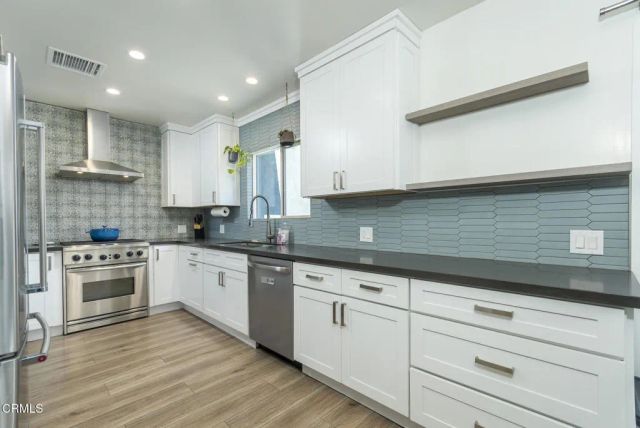 8339 Owens Street, Sunland, CA 91040