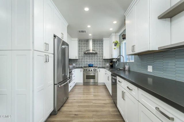8339 Owens Street, Sunland, CA 91040
